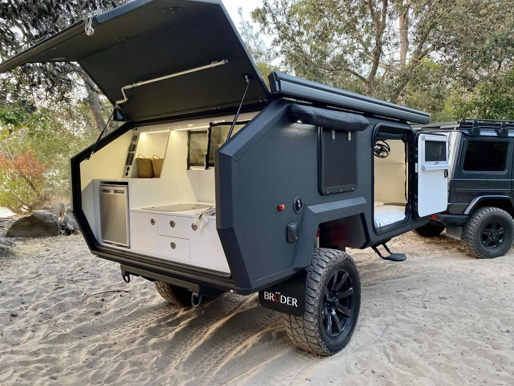 Not all campers have a built-in outdoor barbeque like the Bruder EXP-4
