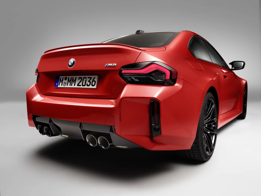 The very distinctive back-end of the all-new BMW M2