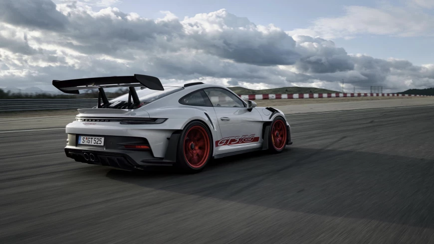 The new Porsche 911 GT3 RS Rear End